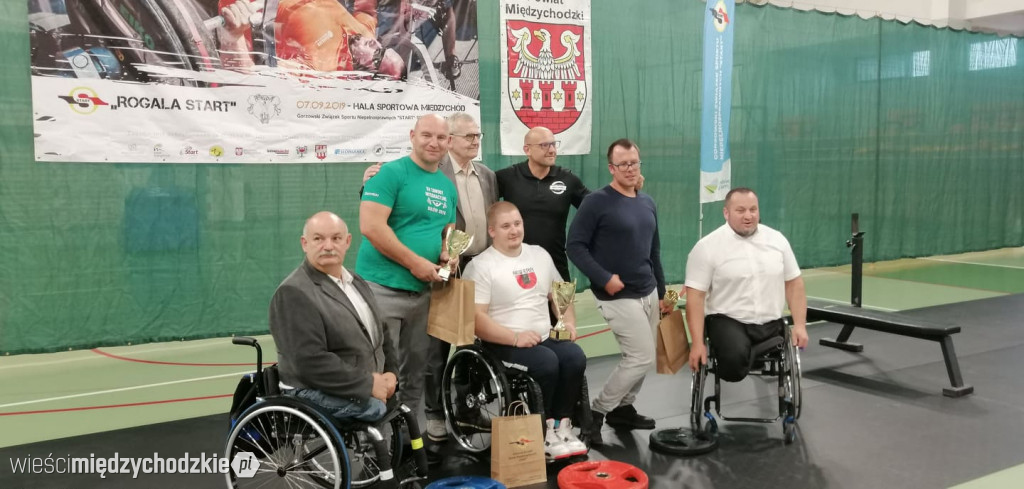 VIII Turniej Integracyjny w wyciskaniu sztangi leżąc