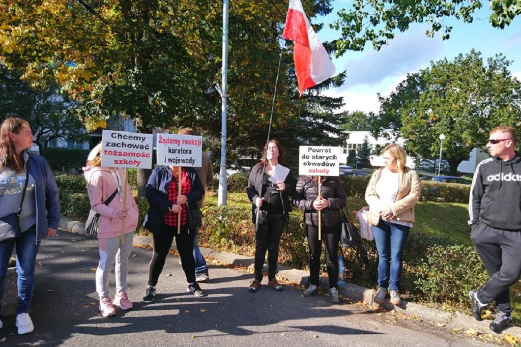 Protest rodziców z Wierzbna w Zielonej Górze