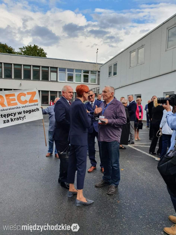Protest rodziców z Wierzbna w Zielonej Górze