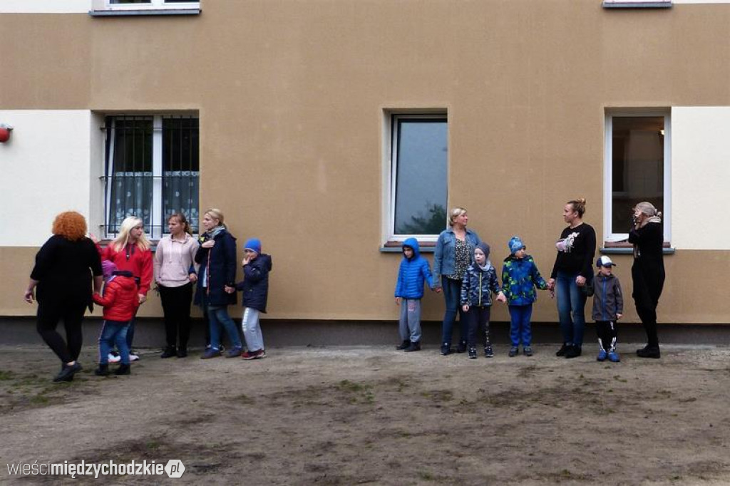 Pokaz umiejętności psich ratowników