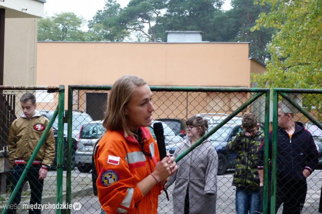 Pokaz umiejętności psich ratowników