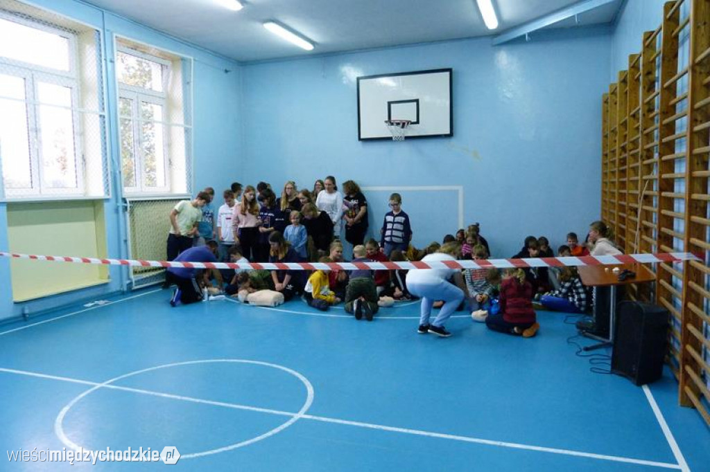 W szkole w Kamionnie ćwiczono pierwszą pomoc