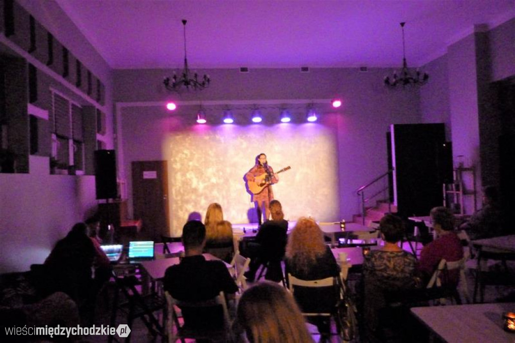 Koncert Joanny Pilarskiej w ArtCafe
