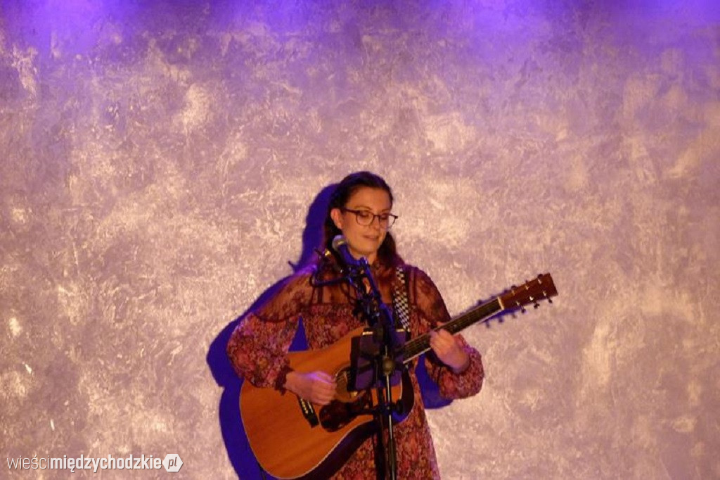 Koncert Joanny Pilarskiej w ArtCafe