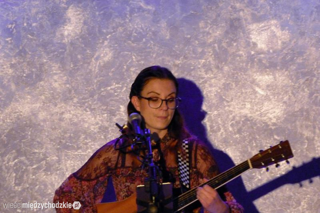 Koncert Joanny Pilarskiej w ArtCafe