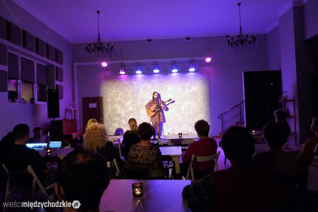 Koncert Joanny Pilarskiej w ArtCafe