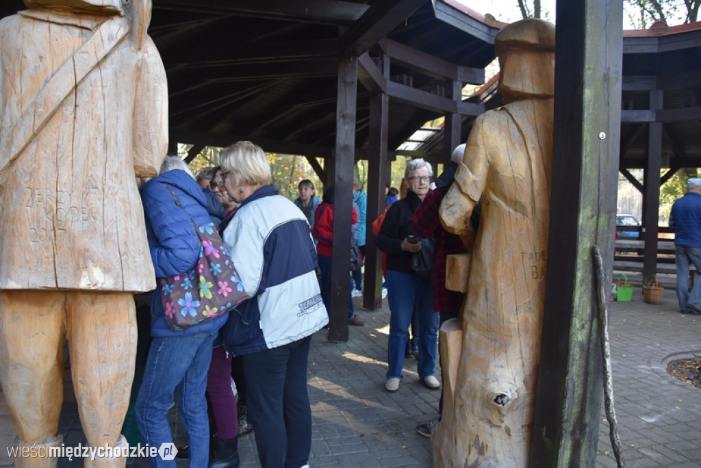 Studenci UTW Międzychód na grzybach