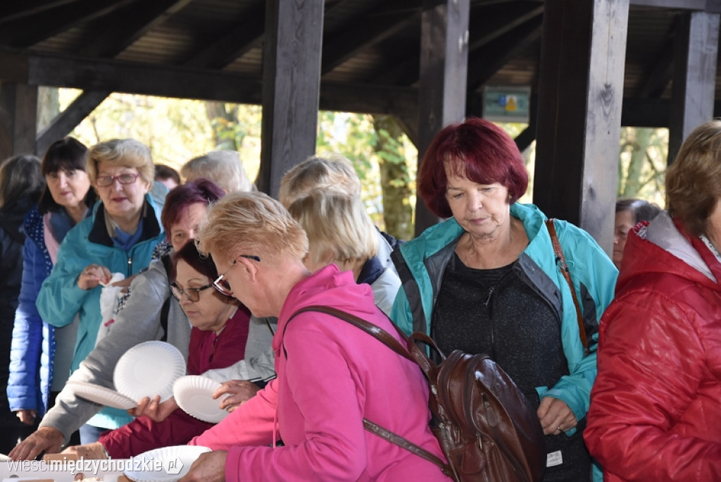 Studenci UTW Międzychód na grzybach