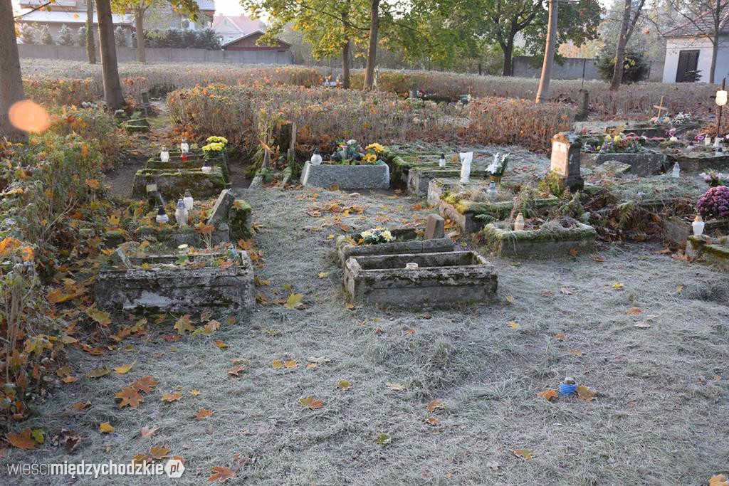 Międzychodzkie cmentarze o poranku
