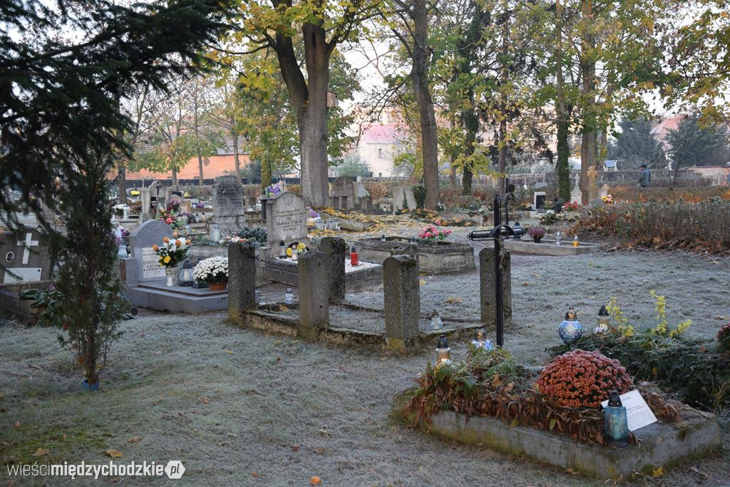 Międzychodzkie cmentarze o poranku