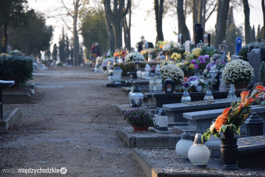 Międzychodzkie cmentarze o poranku