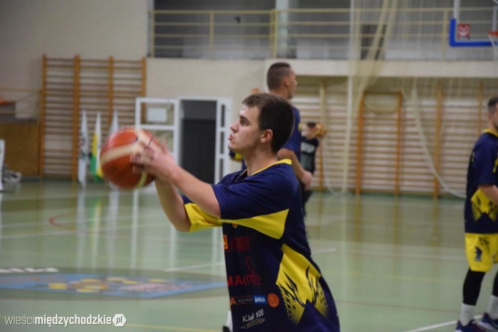 Sokół pokonuje Biofarm Basket Poznań 93:67