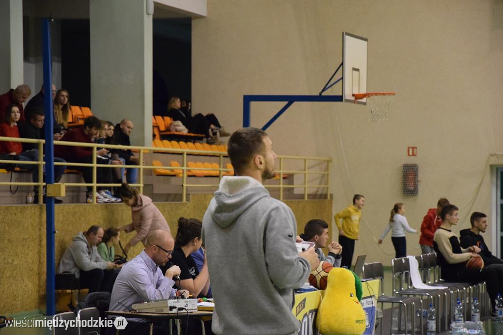Sokół pokonuje Biofarm Basket Poznań 93:67