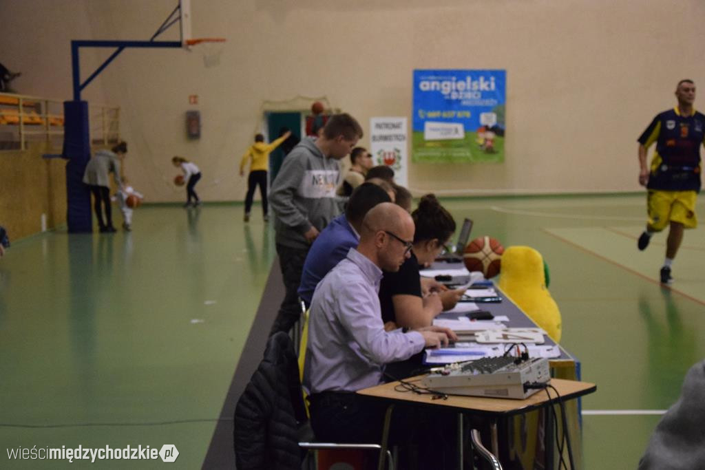 Sokół pokonuje Biofarm Basket Poznań 93:67