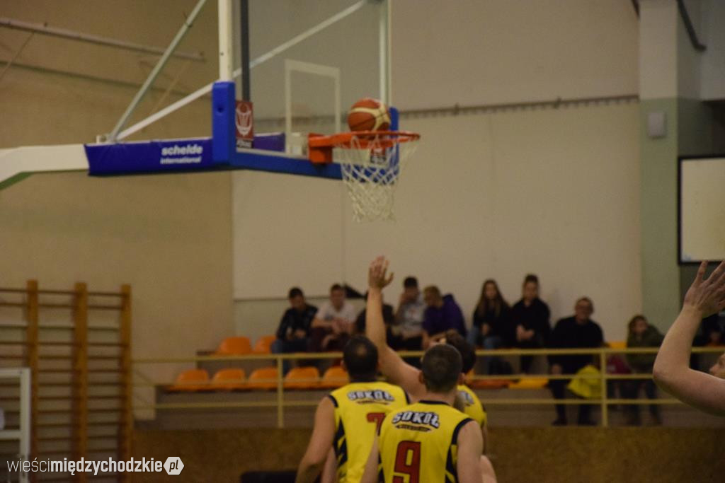 Sokół pokonuje Biofarm Basket Poznań 93:67