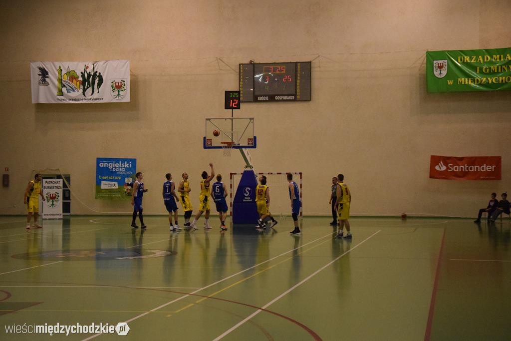 Sokół pokonuje Biofarm Basket Poznań 93:67