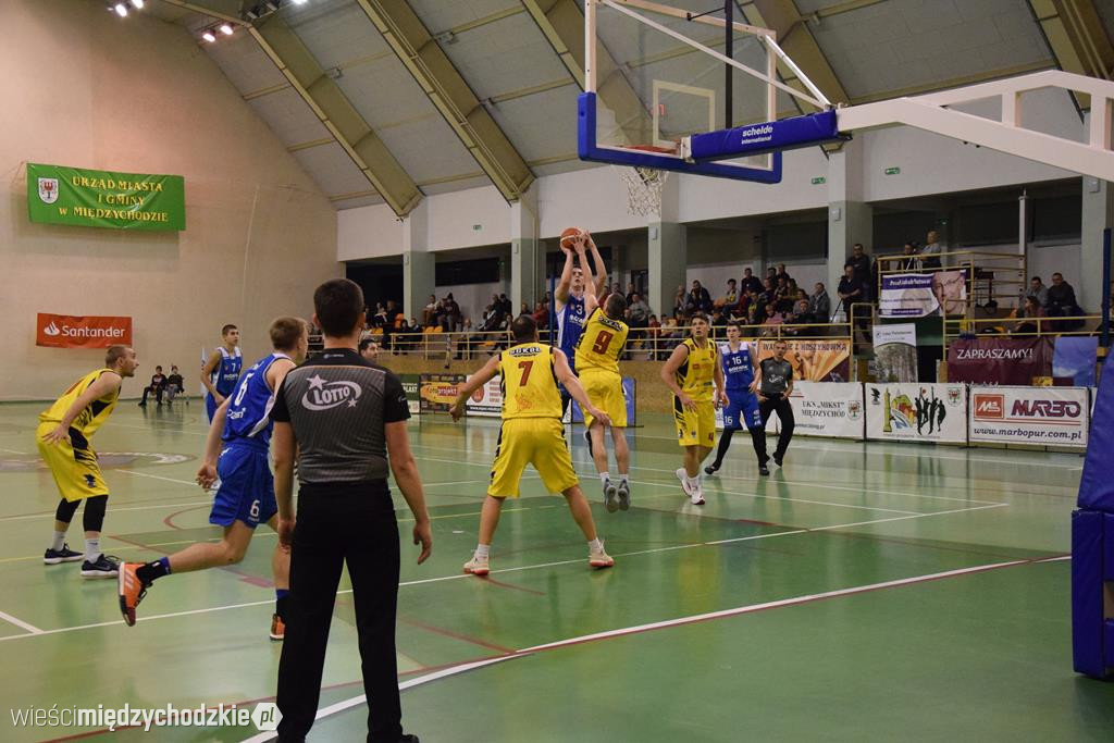 Sokół pokonuje Biofarm Basket Poznań 93:67