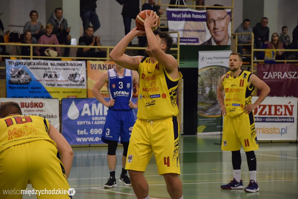 Sokół pokonuje Biofarm Basket Poznań 93:67