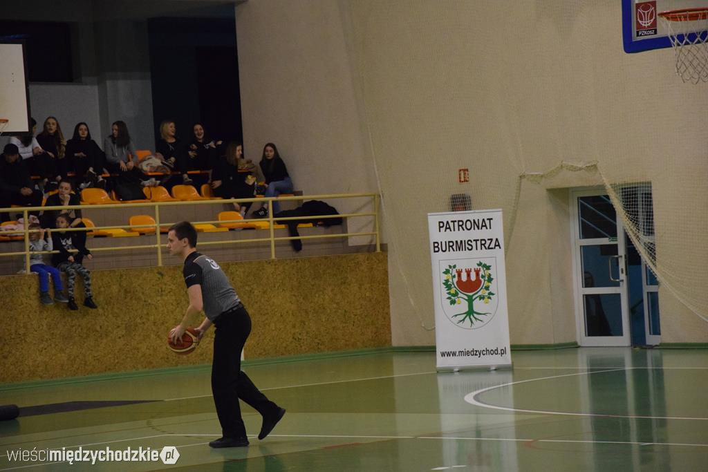Sokół pokonuje Biofarm Basket Poznań 93:67