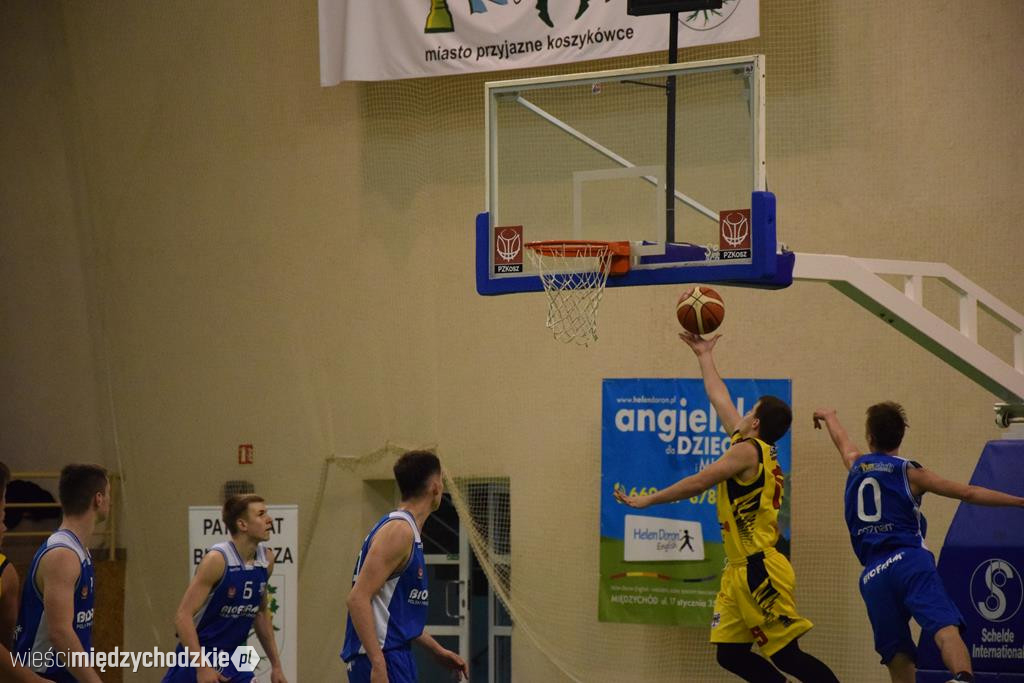 Sokół pokonuje Biofarm Basket Poznań 93:67