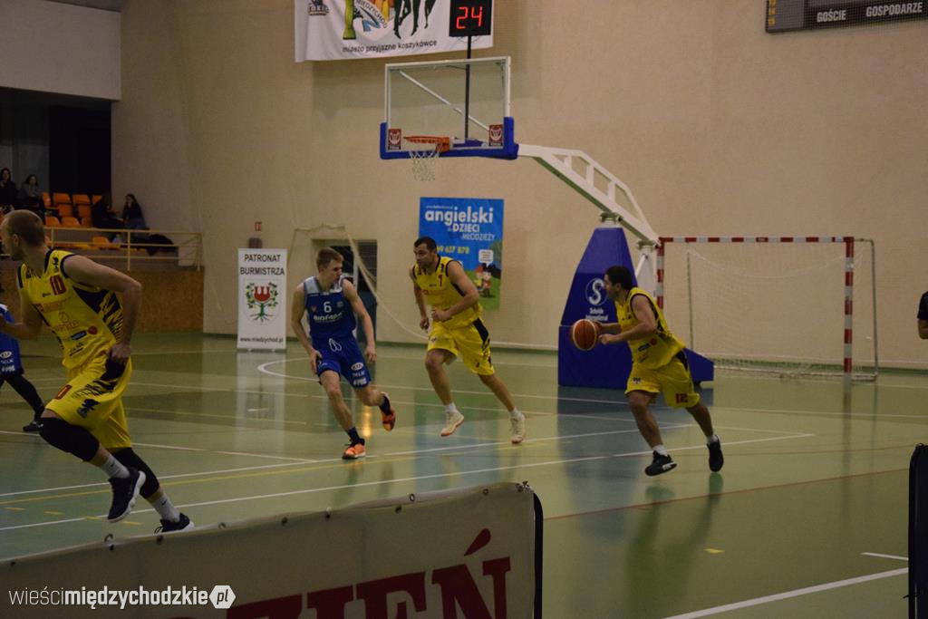 Sokół pokonuje Biofarm Basket Poznań 93:67
