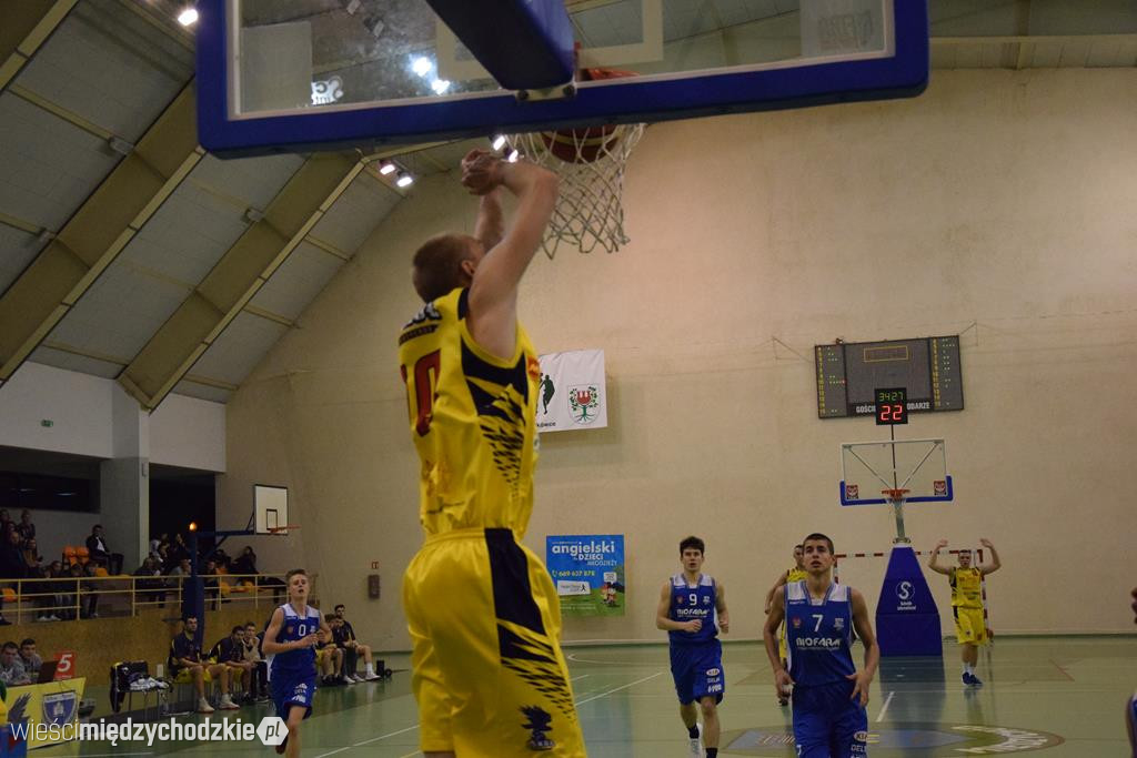 Sokół pokonuje Biofarm Basket Poznań 93:67