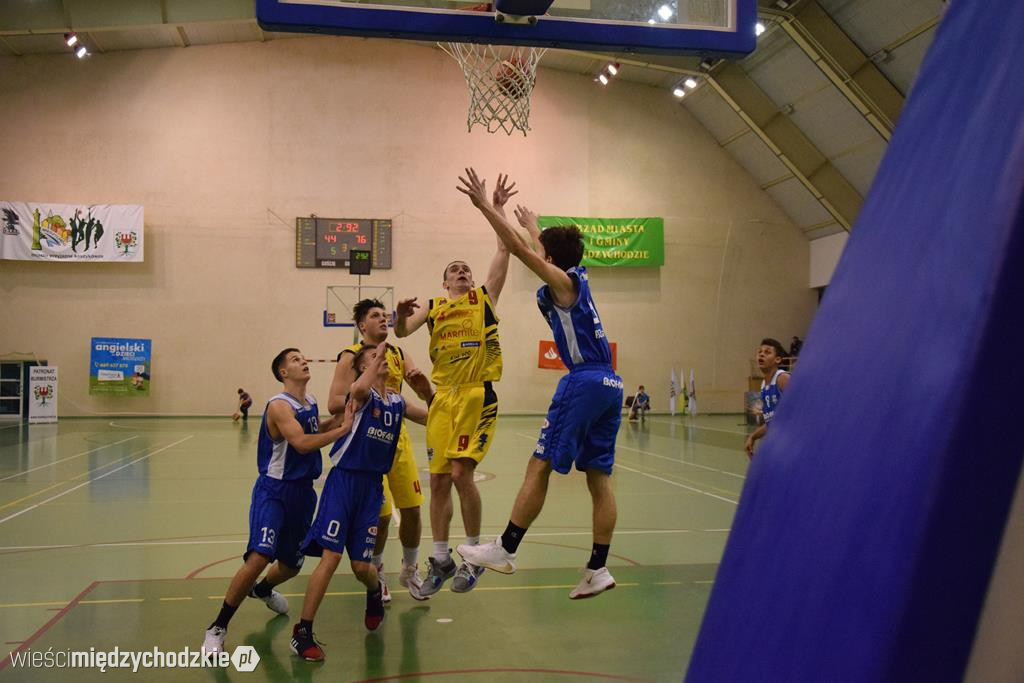Sokół pokonuje Biofarm Basket Poznań 93:67
