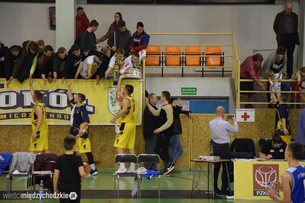 Sokół pokonuje Biofarm Basket Poznań 93:67