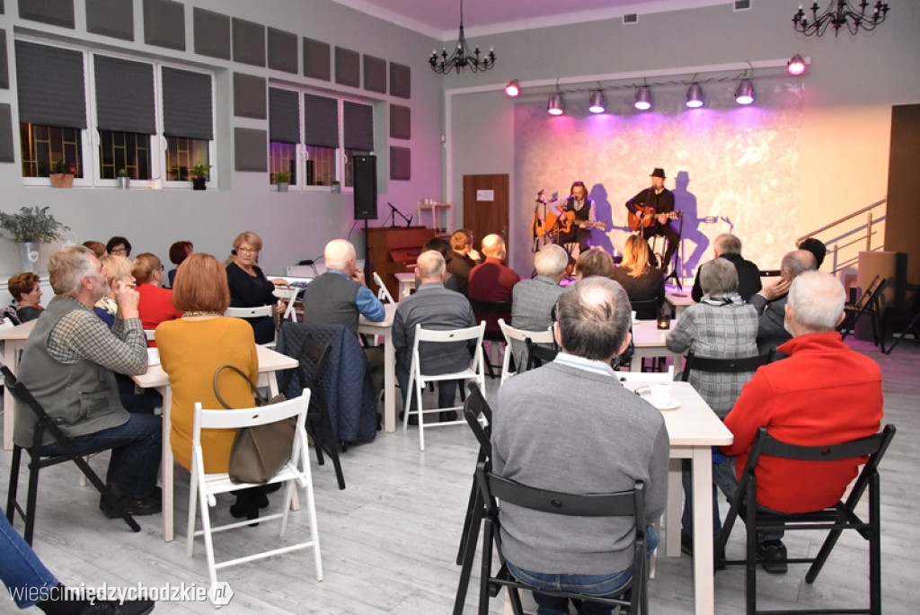 Koncert duetu YANISTAN w ArtCafe