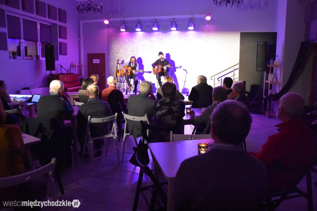 Koncert duetu YANISTAN w ArtCafe