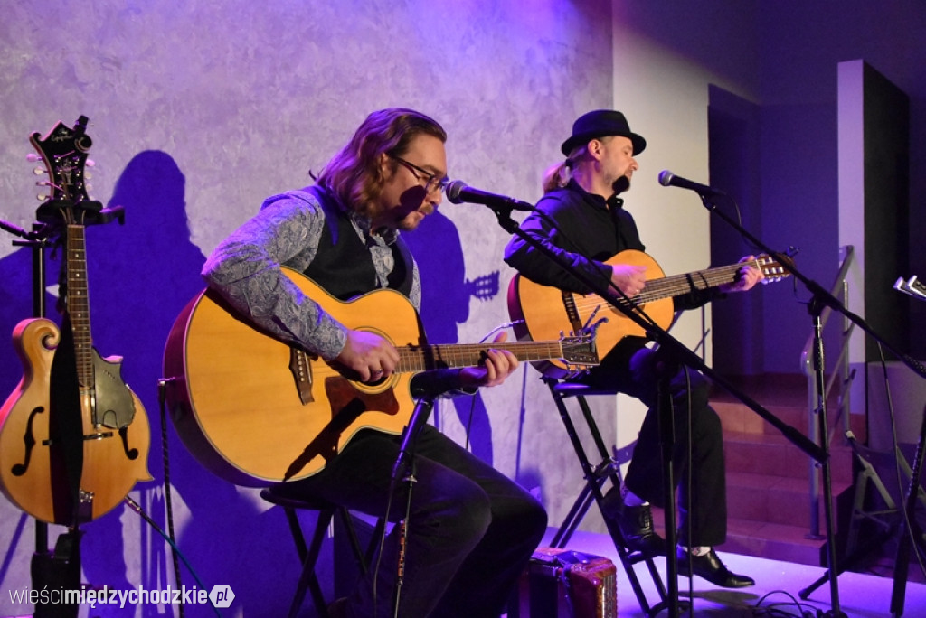 Koncert duetu YANISTAN w ArtCafe