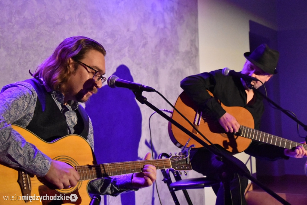 Koncert duetu YANISTAN w ArtCafe