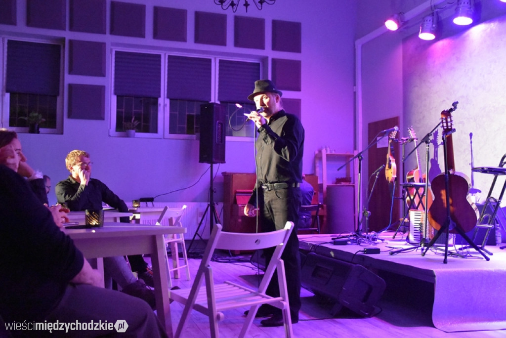 Koncert duetu YANISTAN w ArtCafe