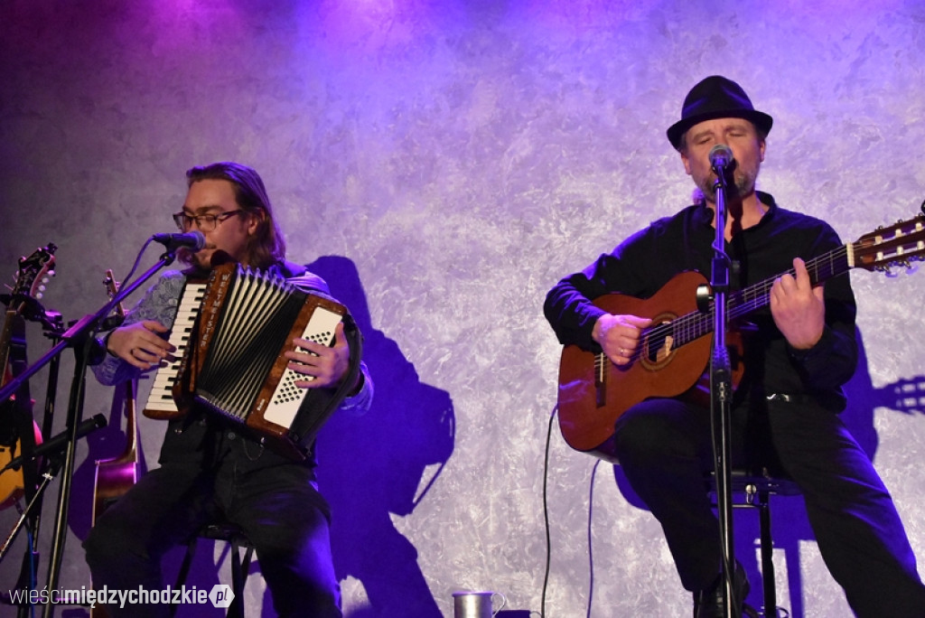 Koncert duetu YANISTAN w ArtCafe