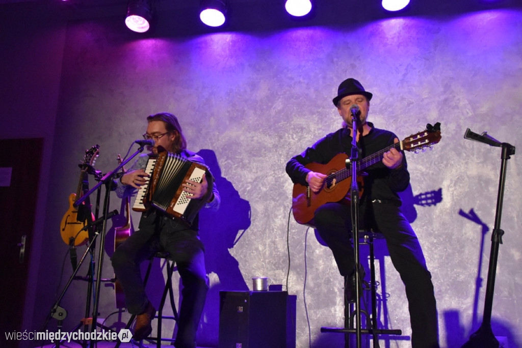 Koncert duetu YANISTAN w ArtCafe