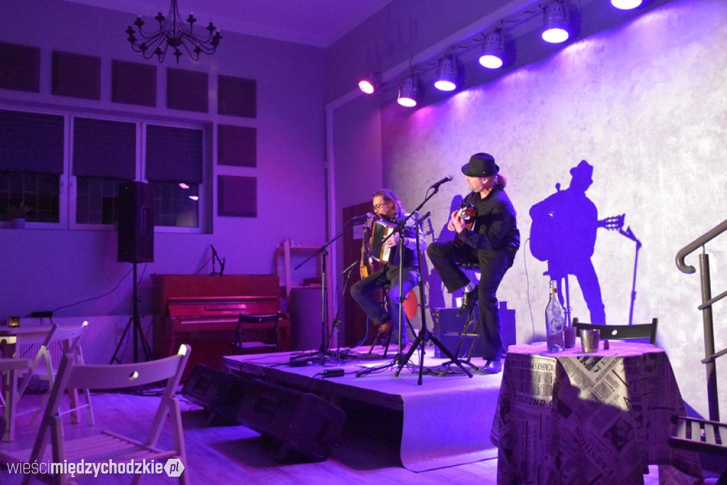 Koncert duetu YANISTAN w ArtCafe
