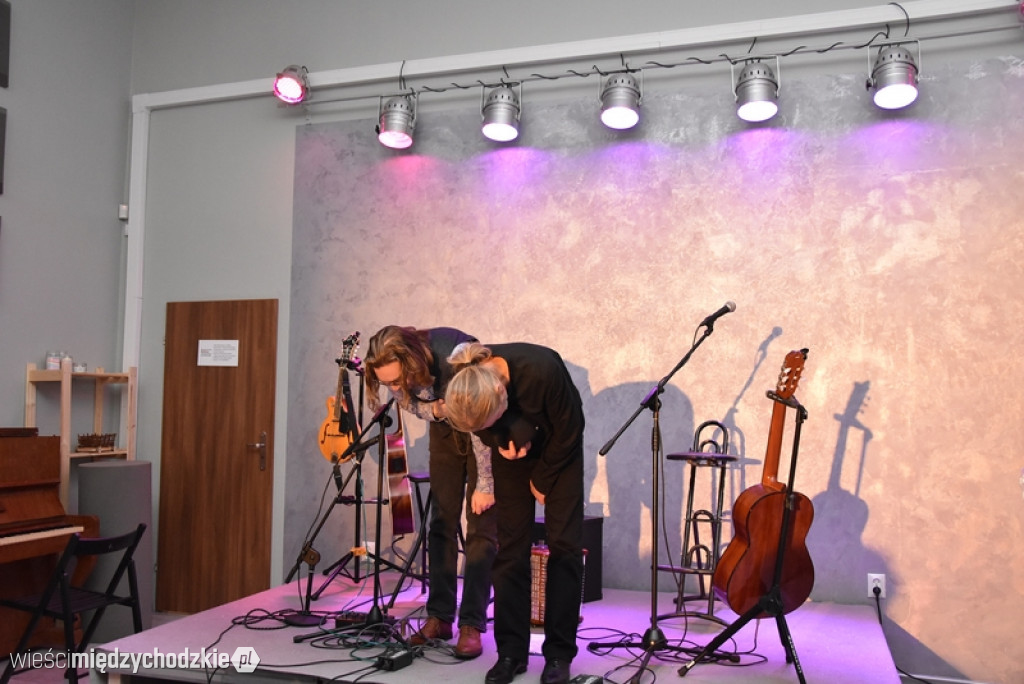 Koncert duetu YANISTAN w ArtCafe