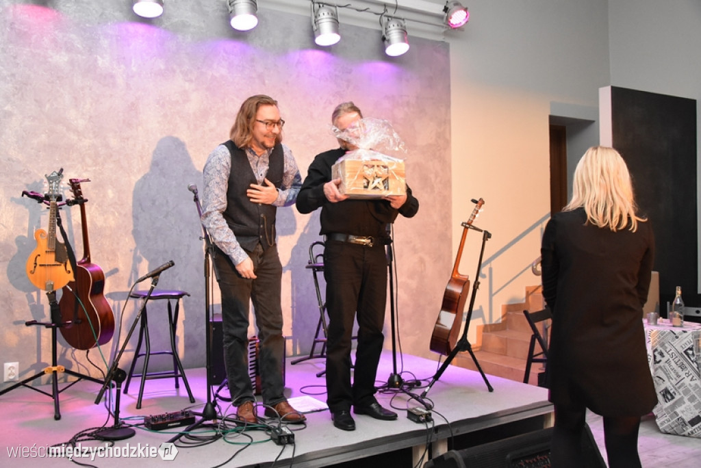 Koncert duetu YANISTAN w ArtCafe
