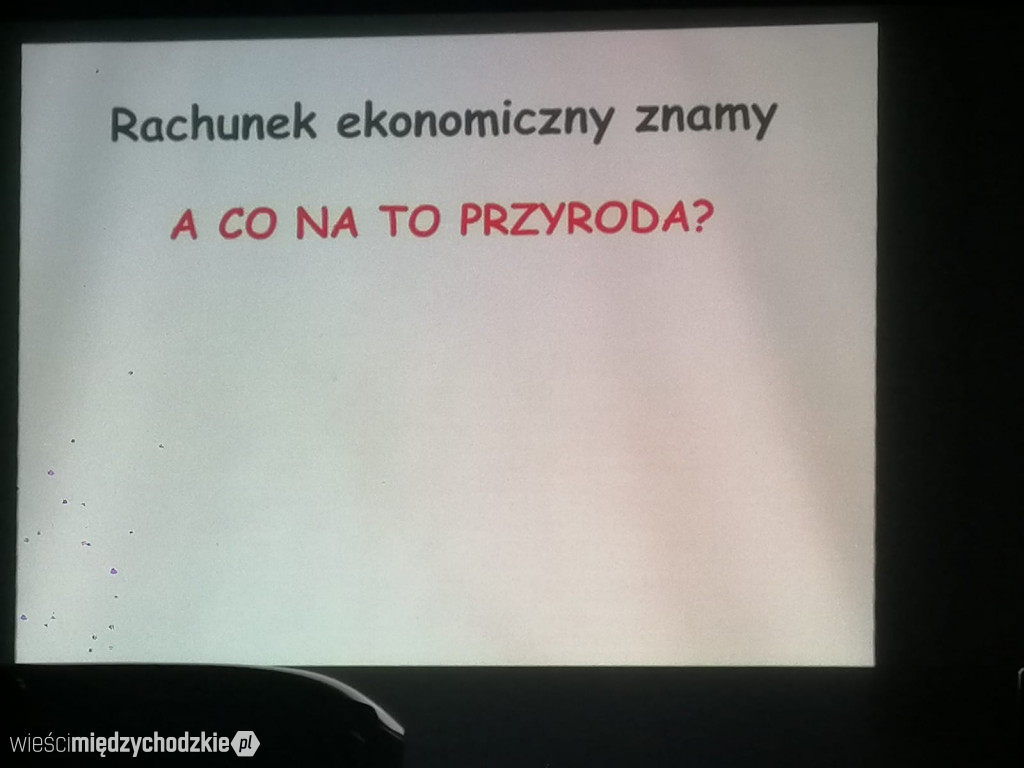 Do czego mieszkańcy Ziemi potrzebują ciemnej nocy?