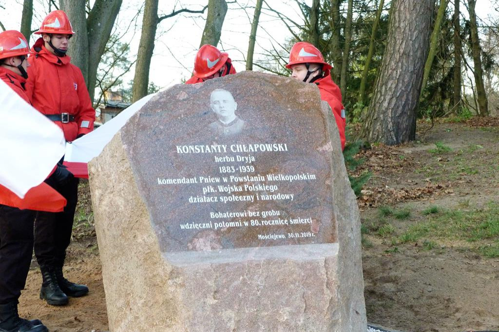 Obelisk pamięci Konstantego Chłapowskiego odsłonięty