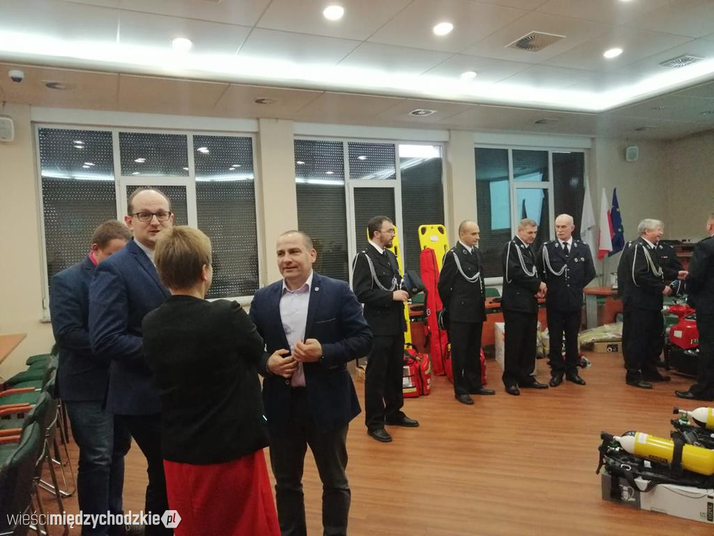 Strażacy z OSP otrzymali nowy sprzęt
