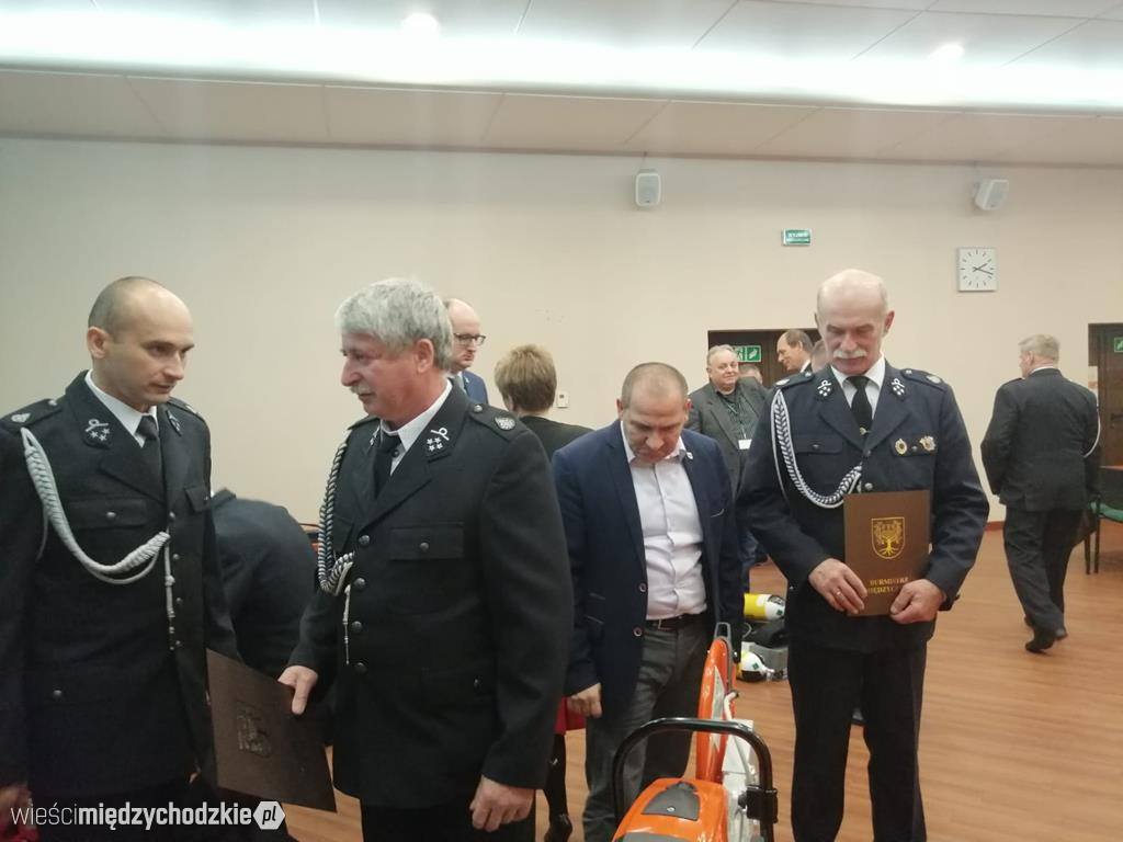 Strażacy z OSP otrzymali nowy sprzęt