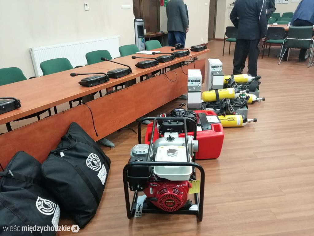 Strażacy z OSP otrzymali nowy sprzęt