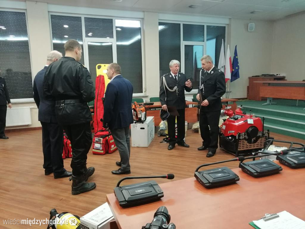 Strażacy z OSP otrzymali nowy sprzęt