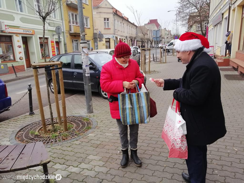 Burmistrz Międzychodu wcielił się w rolę Mikołaja