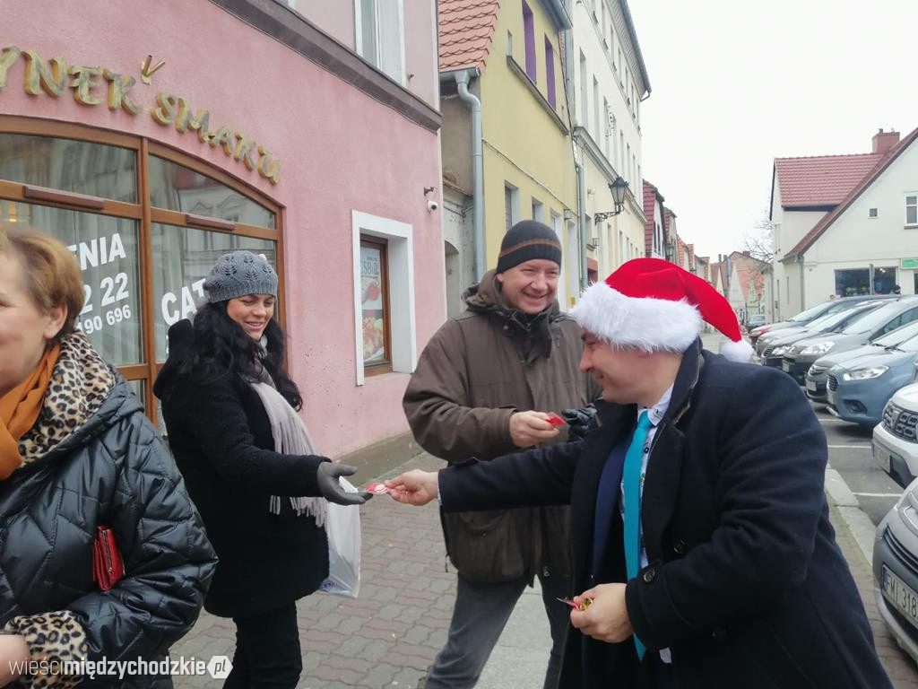 Burmistrz Międzychodu wcielił się w rolę Mikołaja