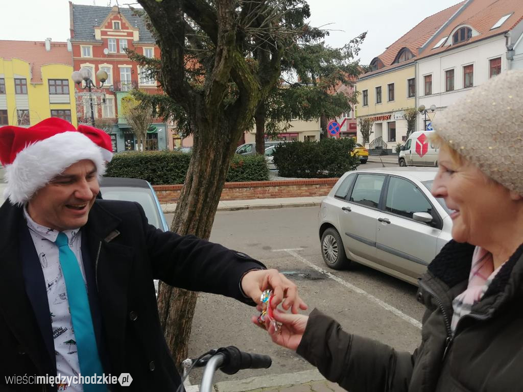 Burmistrz Międzychodu wcielił się w rolę Mikołaja