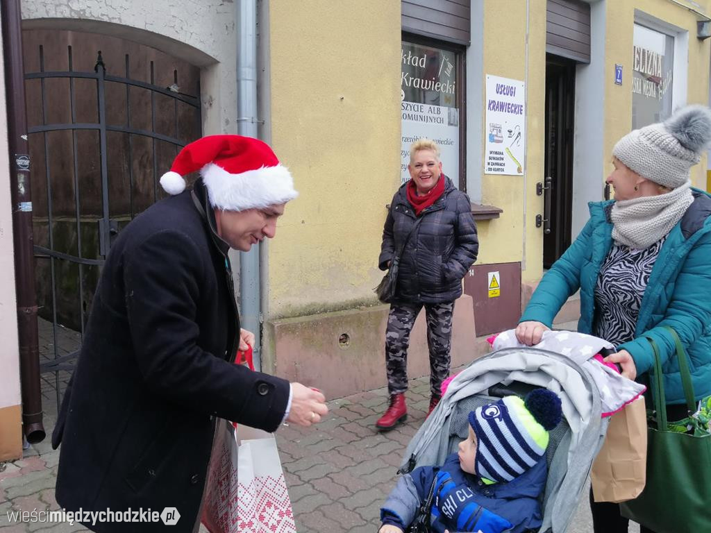 Burmistrz Międzychodu wcielił się w rolę Mikołaja