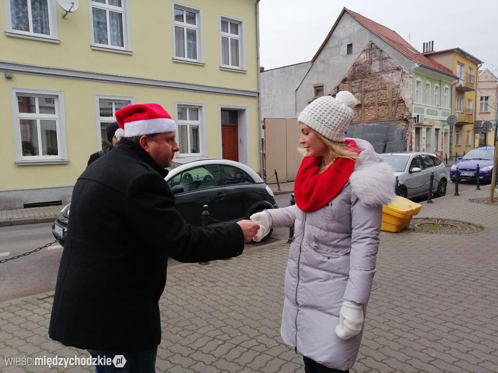 Burmistrz Międzychodu wcielił się w rolę Mikołaja