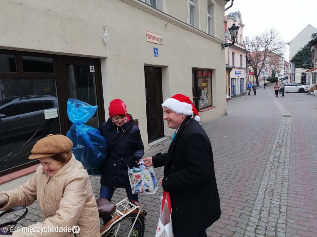 Burmistrz Międzychodu wcielił się w rolę Mikołaja